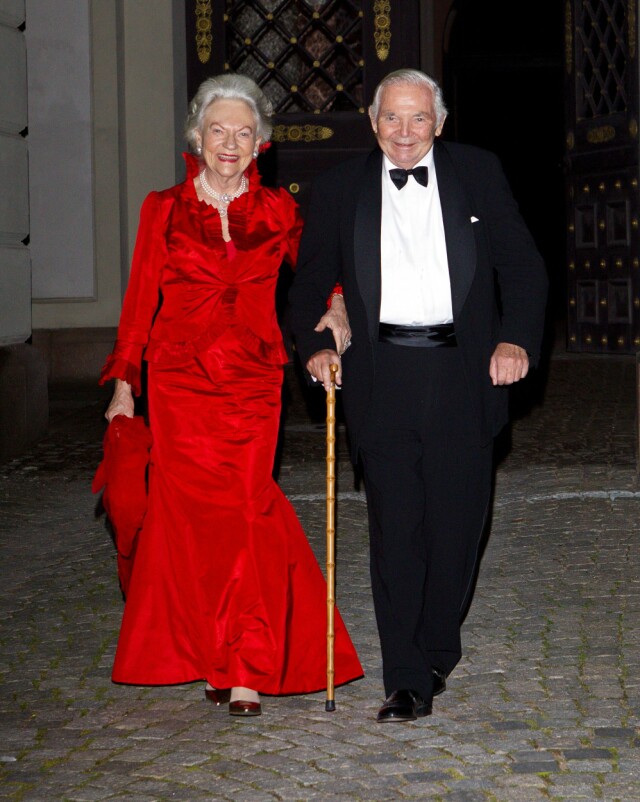 GIKK BORT: Torsdag ble det kjent at dronning Sonjas bror, Haakon Haraldsen, har gått bort. Her er han sammen med kona Lis. Foto: Andreas Fadum, Se og Hør GIKK BORT: Torsdag ble det kjent at dronning Sonjas bror, Haakon Haraldsen, har gått bort. Her er han sammen med kona Lis. Foto: Andreas Fadum, Se og Hør